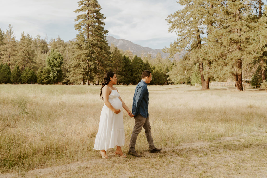 Intimate Mountain Maternity in Idyllwild - Michelle Morgan Photog